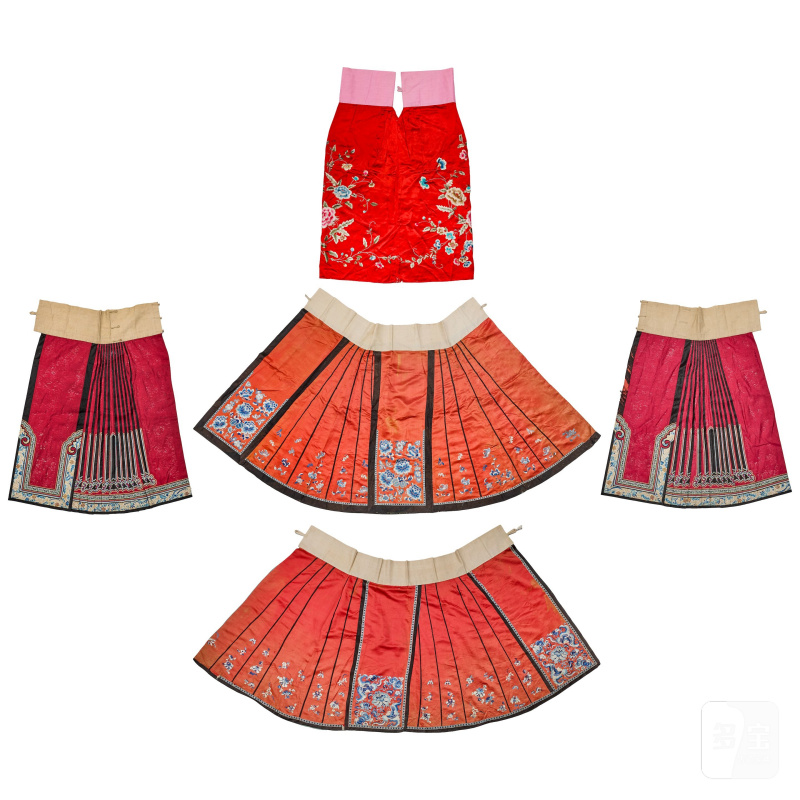 十九至二十世紀 紅地花卉紋裙五件 | FIVE RED GROUND EMBROIDERED SKIRTS - 图1